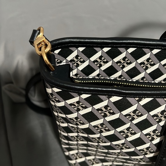 Tory Burch Tote - Picture 10 of 12